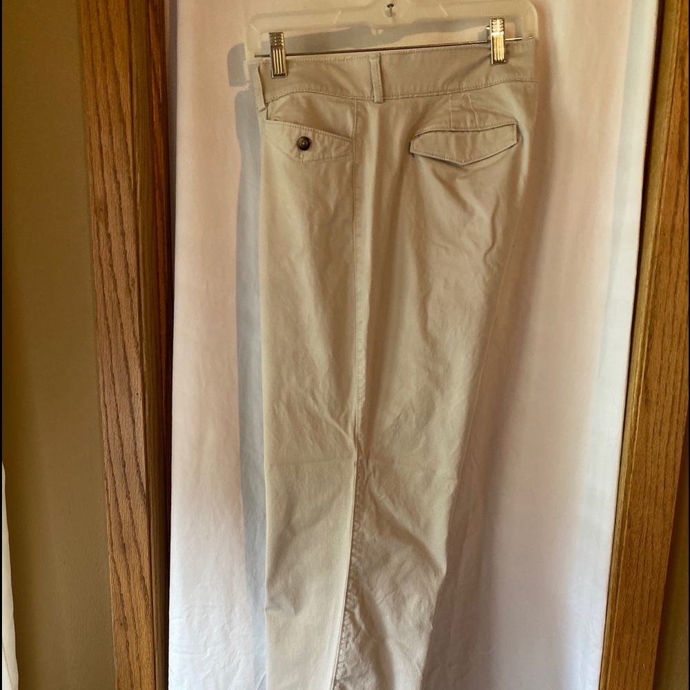 Kaki pants
